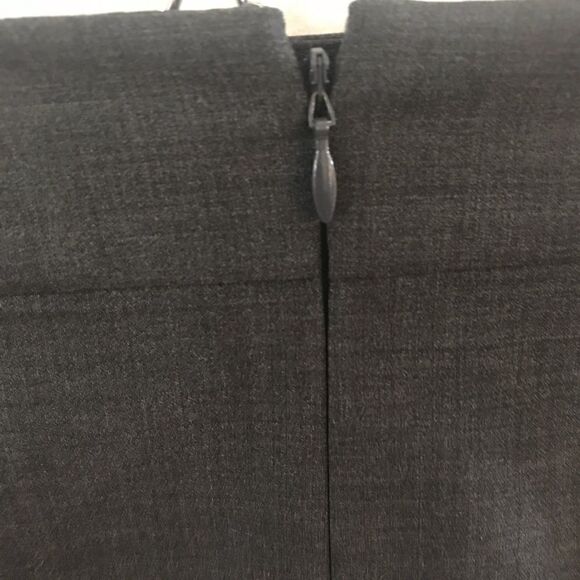 Ann Taylor Virgin Wool Skirt-4P - Picture 2 of 5
